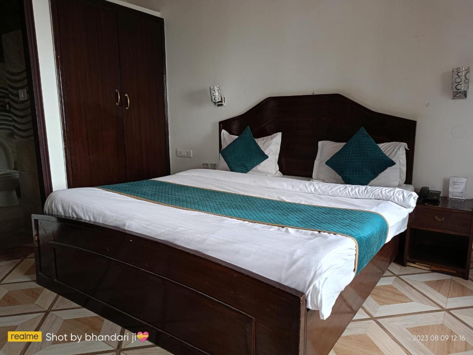 Surbee Resort Mussoorie Bagian luar foto